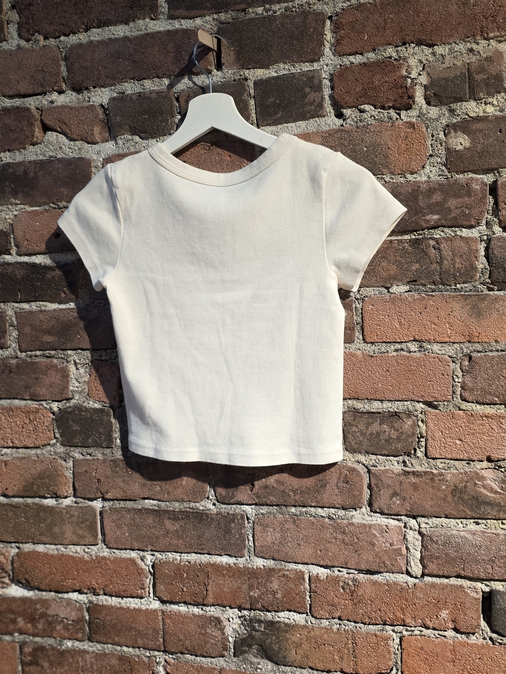 Brandy Melville Cream Tee with Teddy Embroidery - Picture 2 of 2